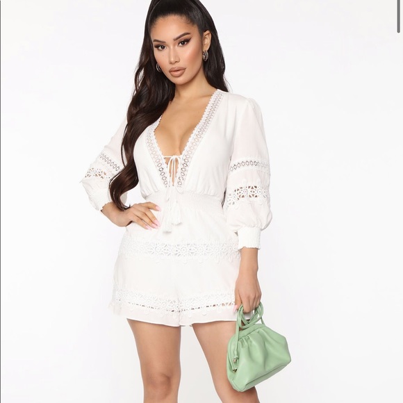 New Fashion Nova White Crochet Trim Boho Fit and Flare Romper Size XS - Picture 1 of 5